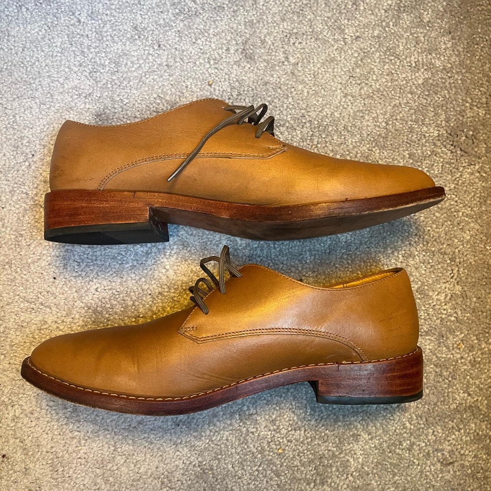 Nisolo tan dress shoes (Oxford) (women’s 8)